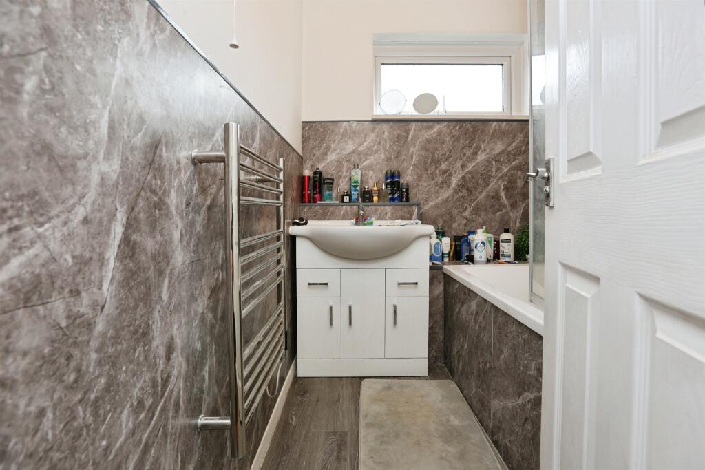 Apartment in Portsmouth - More