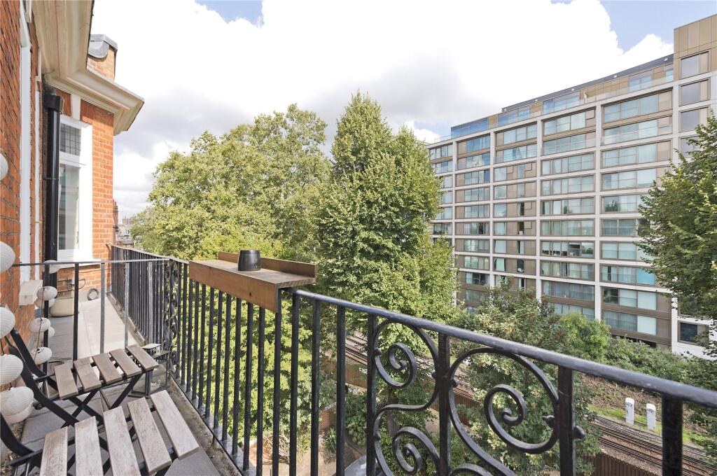 Apartment in London - View 3