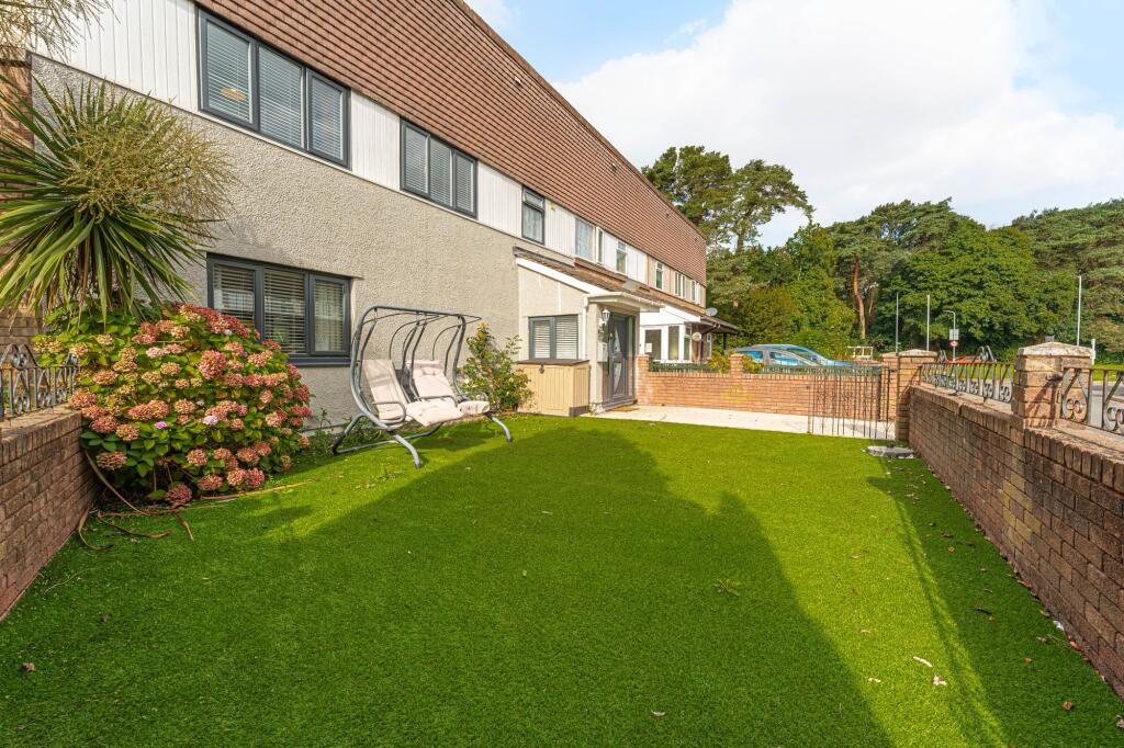 House in Newport - View 4