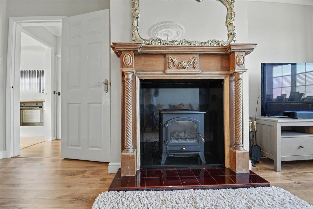 House in Scunthorpe, Yaddlethorpe, Bottesford - View 5
