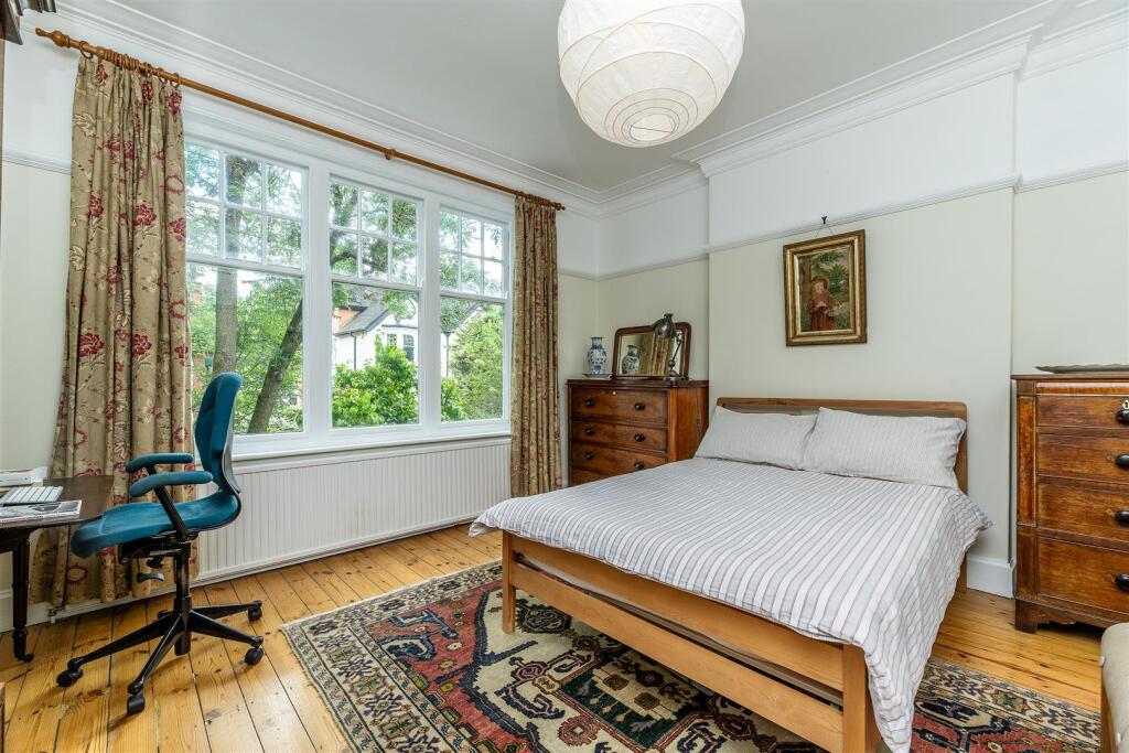House in Nottingham, Nottinghamshire - More