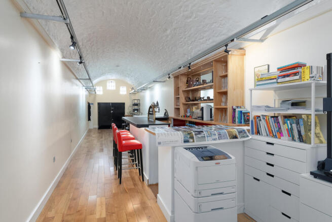 Entrance Gallery/Creative Workspace/Studio/Bar