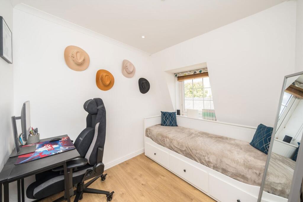 Apartment in London - More