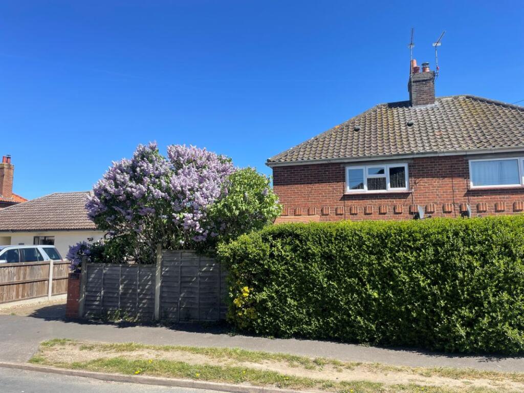 Main image of property: 125 Grange Close, Hoveton, Norwich, Norfolk, NR12 8EB