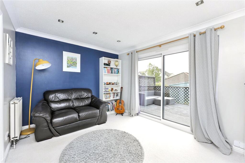 House in Dalgety Bay, St David's - More