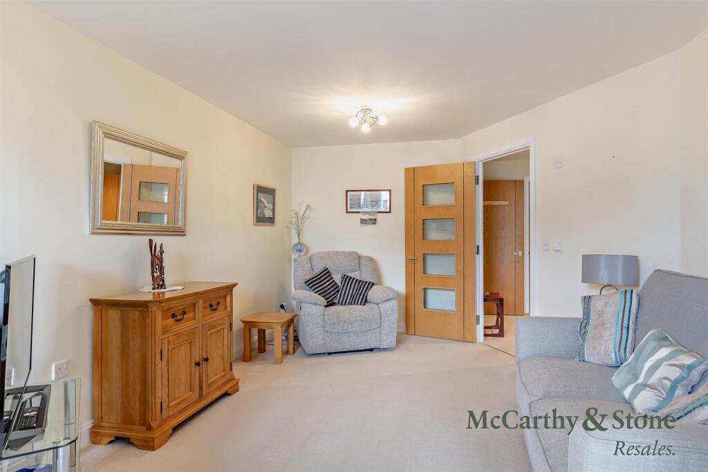 Apartment in Truro - More