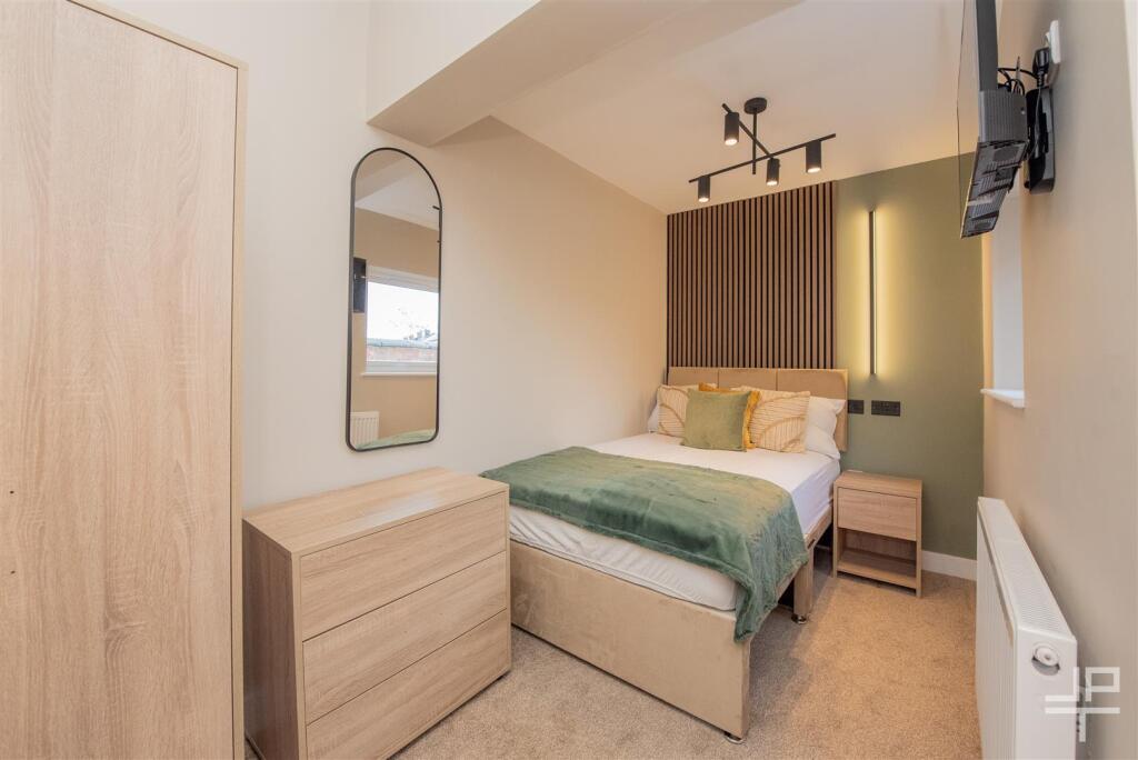 Main image of property: Gorsey Lane, Warrington, WA2 7RY