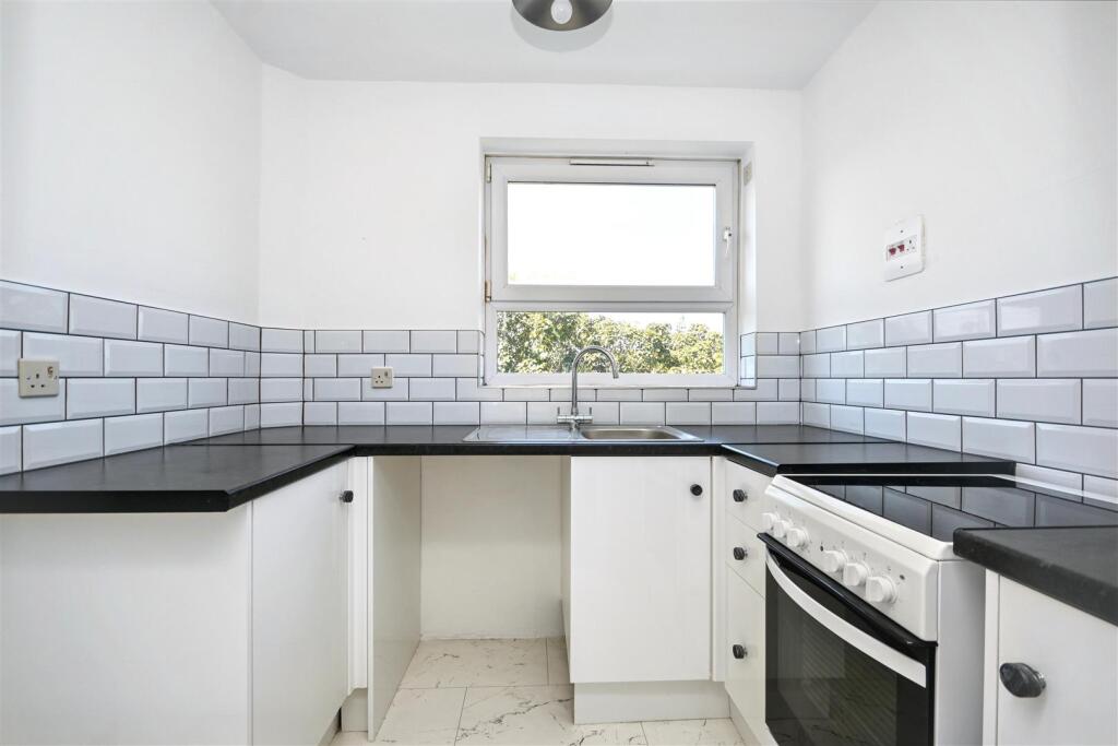 Hartington Place, Eastbourne - View 3