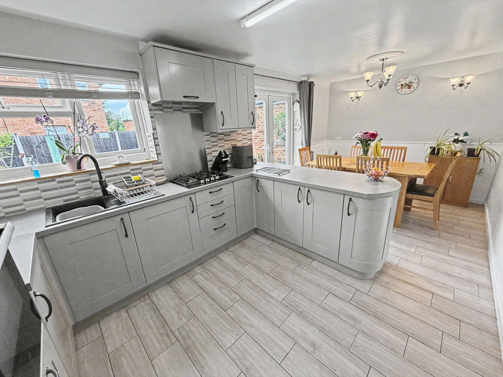 Grinshill Drive, Monkmoor, Shrewsbury, Shropshire, SY2 5JF photo 4
