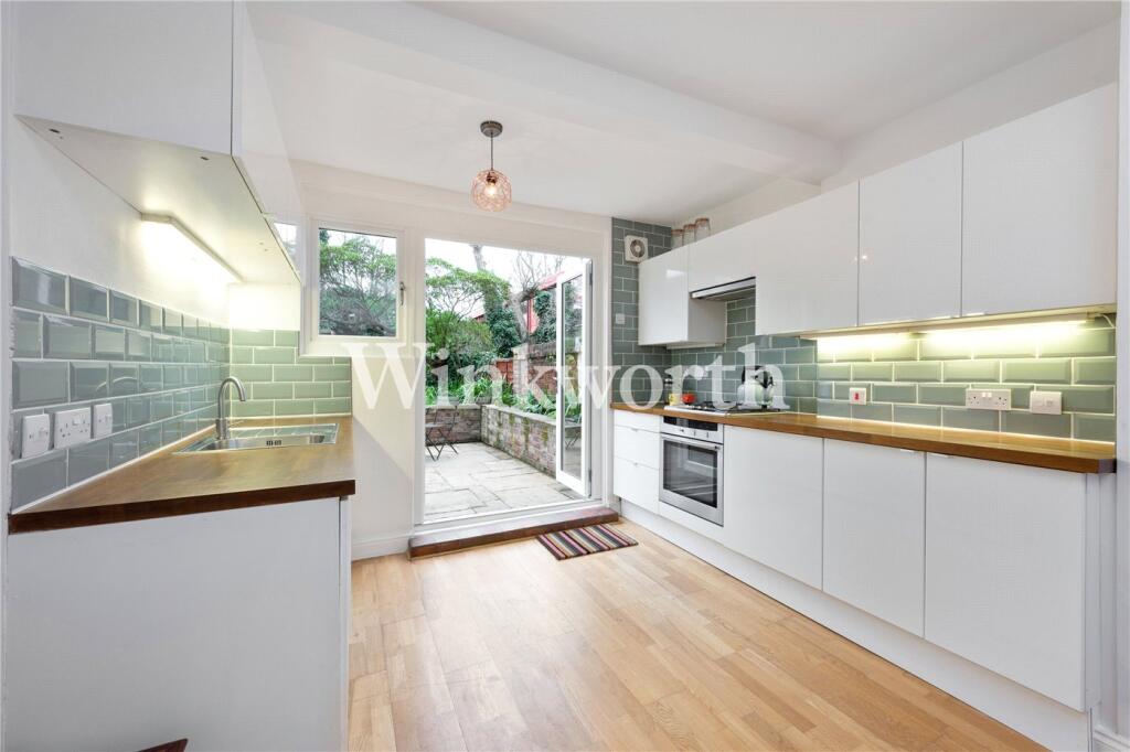 Apartment in London - View 3