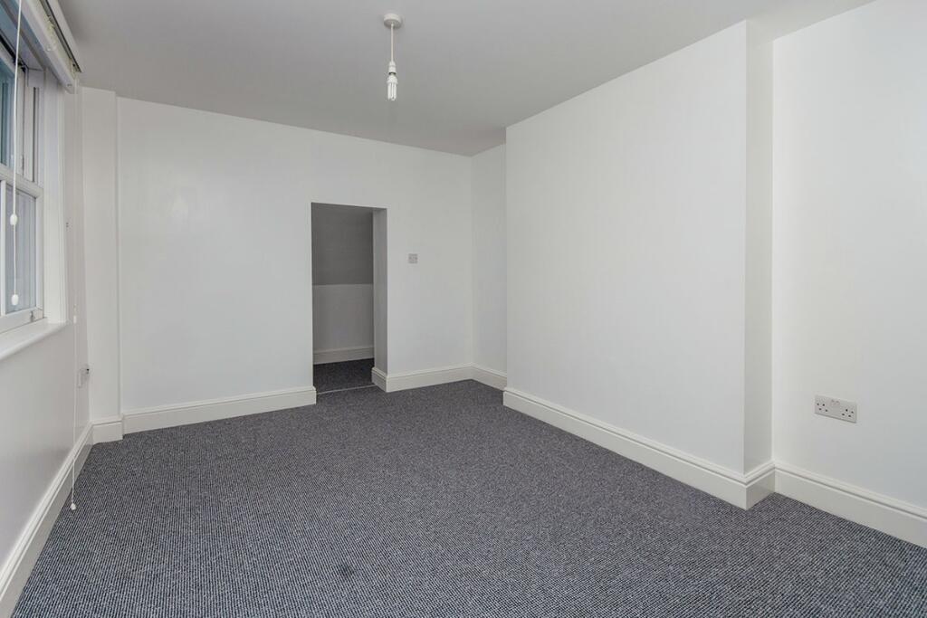 Apartment in Canterbury - View 5