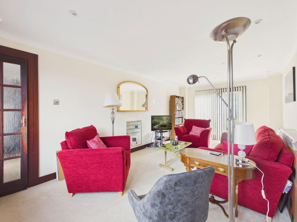 House in Horsham, North Heath, North Horsham - View 4