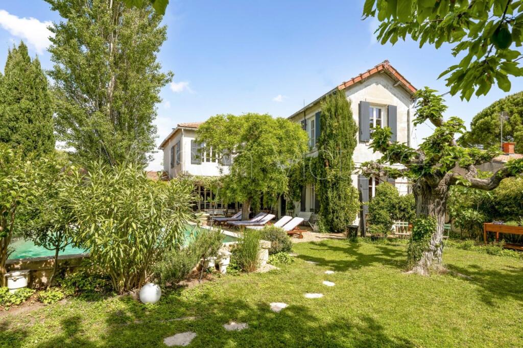 Main image of property: Provence-Alps-Cote d`Azur, Vaucluse, L'isle-sur-la-Sorgue