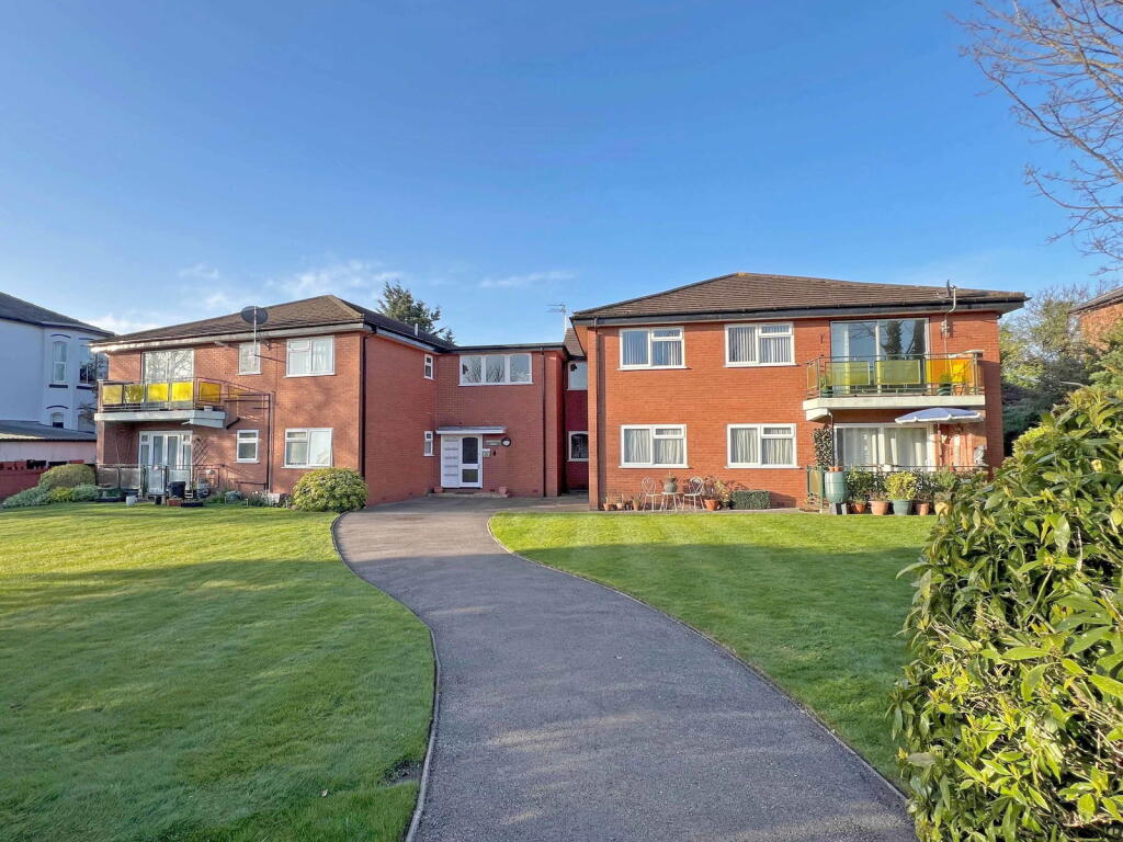 2-bed flat on Worcester Lodge, Scarisbrick New Road, Southport, PR8, £140,000