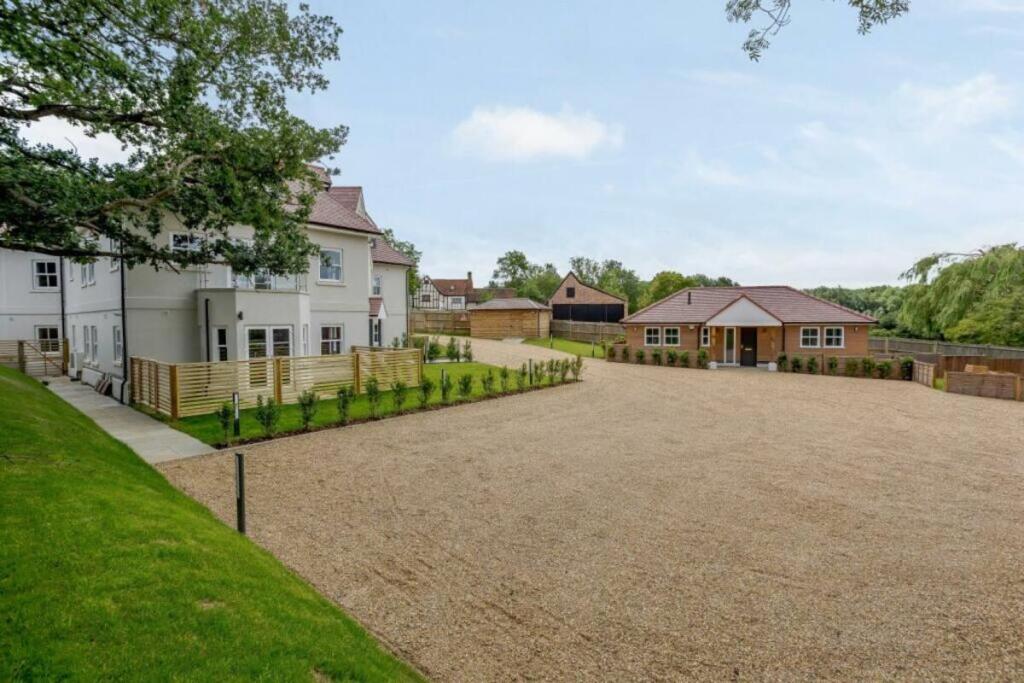 Additional image 17 of Bell Lane, Brookmans Park