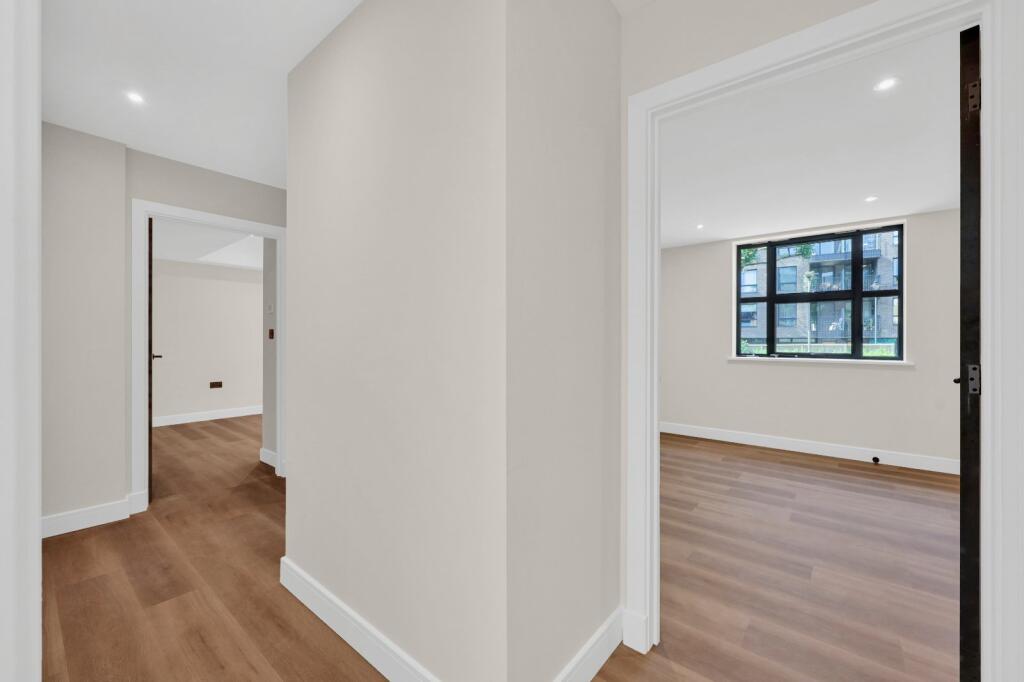 3 bedroom mews property for rent