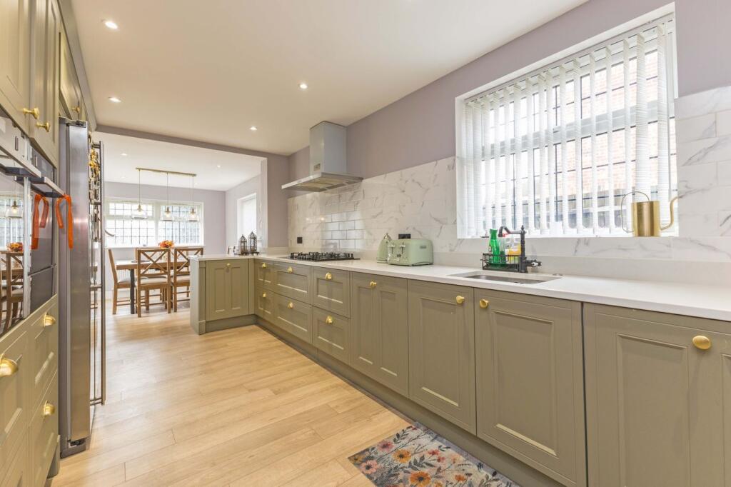 House in Maidenhead, Fishery - View 5