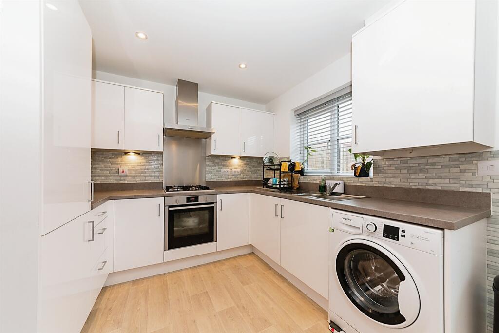House in Kettering, Leisure Village - View 3