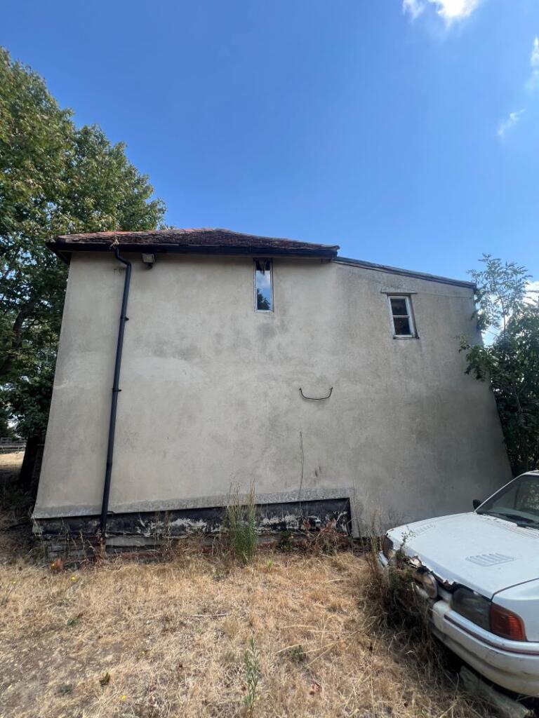 House in Chelmsford, Little Baddow - More