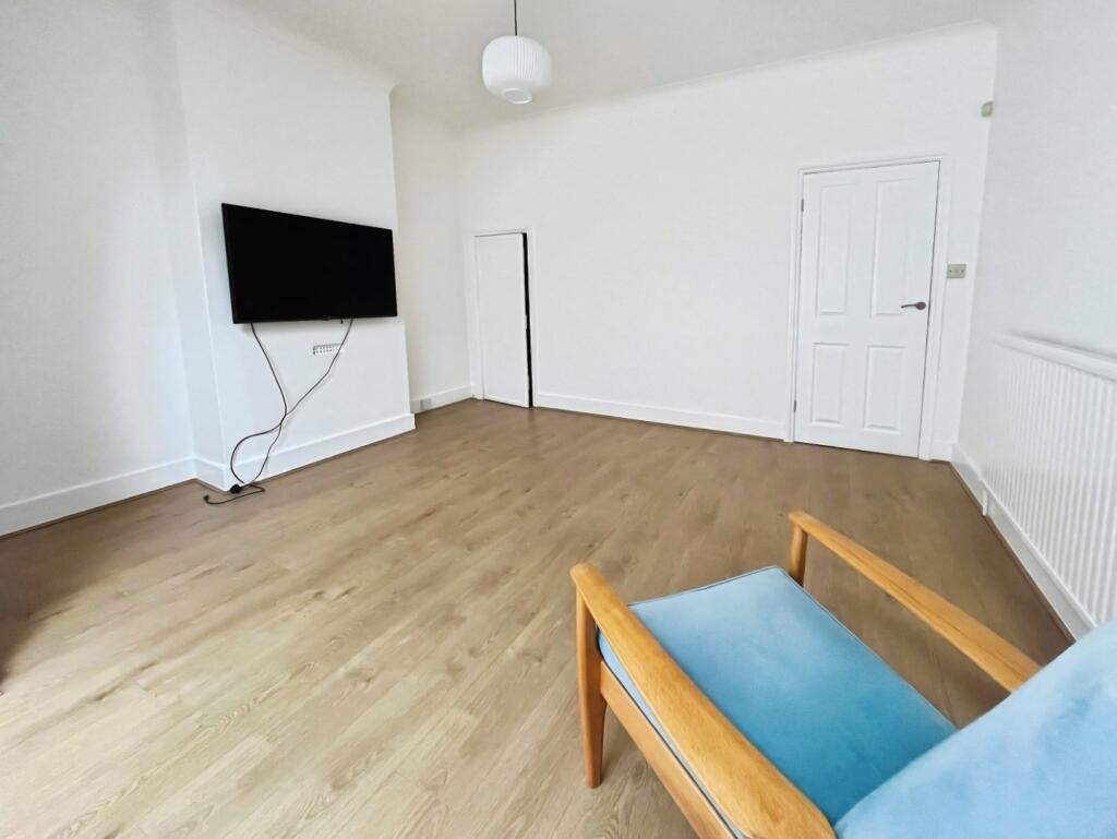 House in Twickenham - View 5