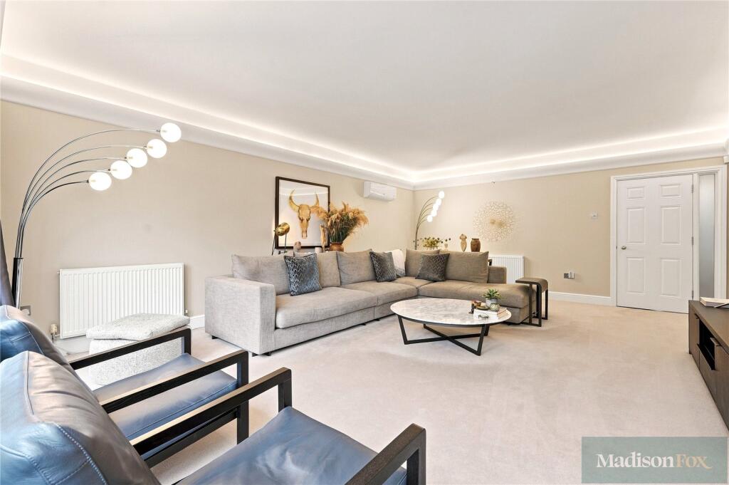 House in Epping Forest, Chigwell - View 4