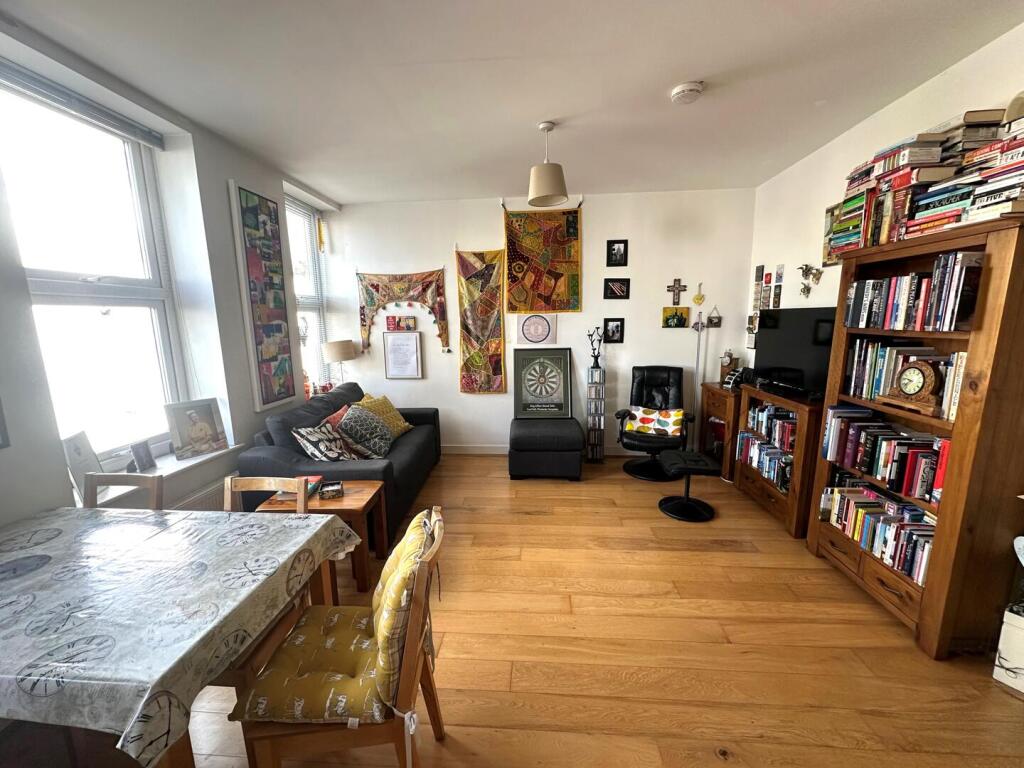 Apartment in London - View 2