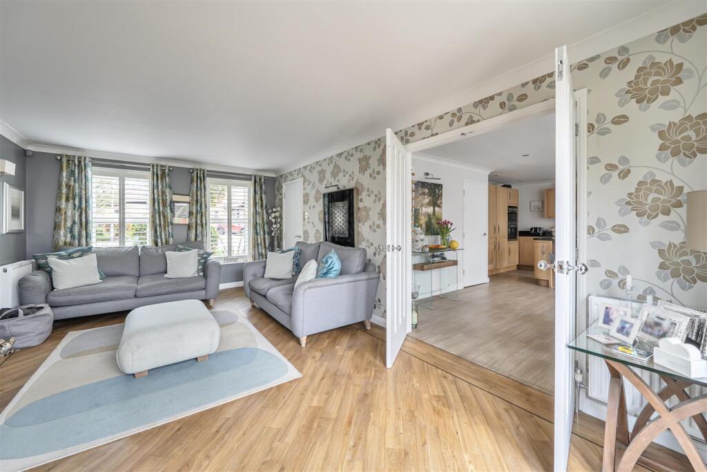 House in Berkshire, Barkham - View 4