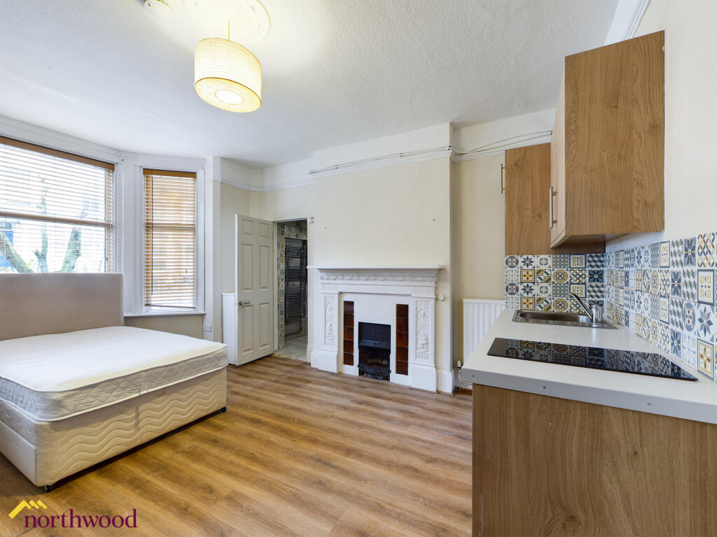 Main image of property: Middleton Road, Banbury, OX16