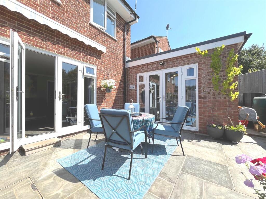 Sylvan Avenue, East Cowes photo 4
