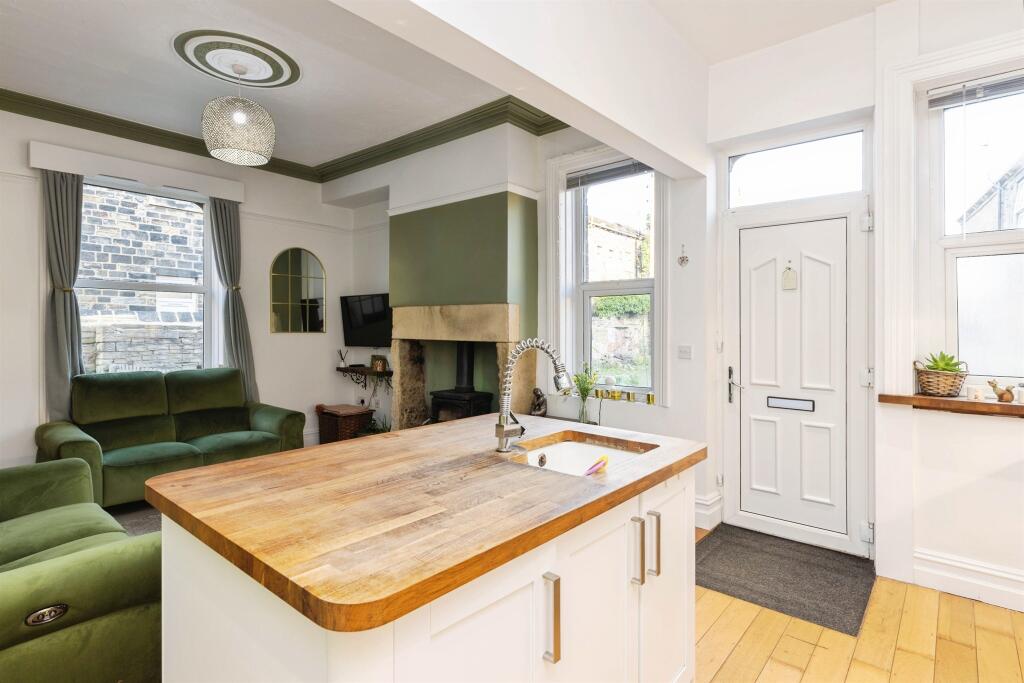 Priestley Terrace, BRADFORD - View 5