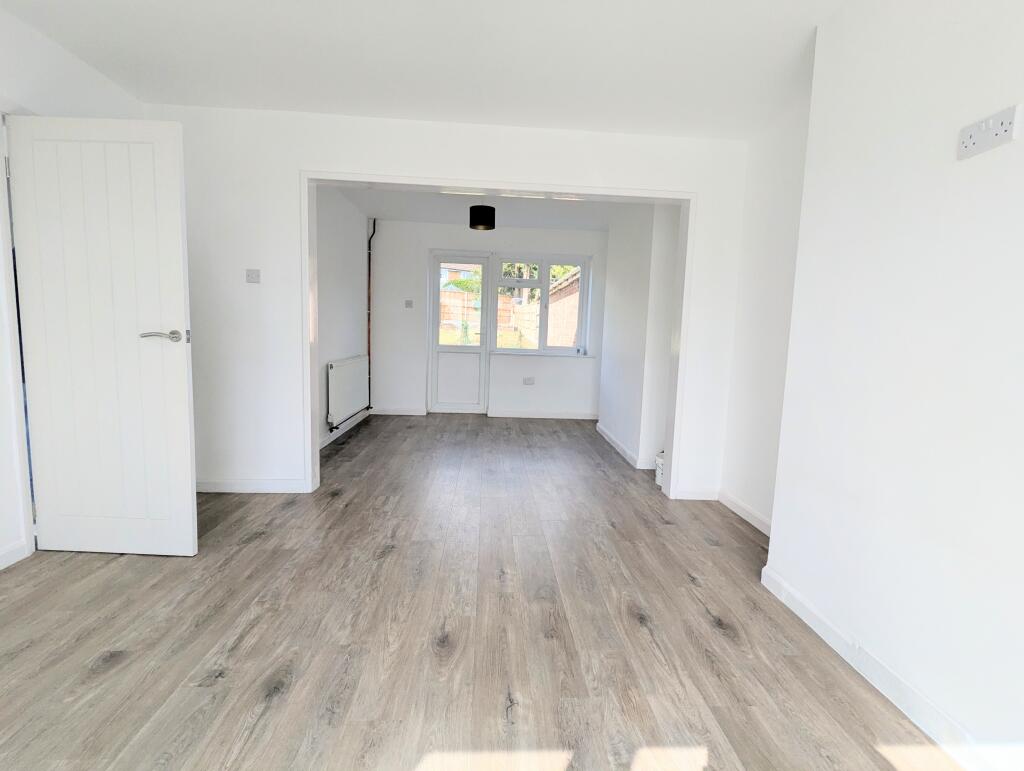 House in Milton Keynes, Brickhill - View 4