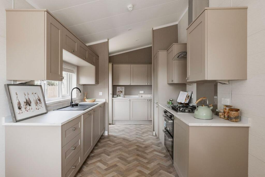 House in Great Yarmouth, Belton with Browston - More