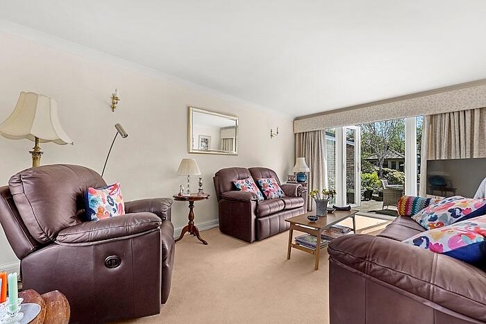 House in Epping Forest, Ongar - View 2