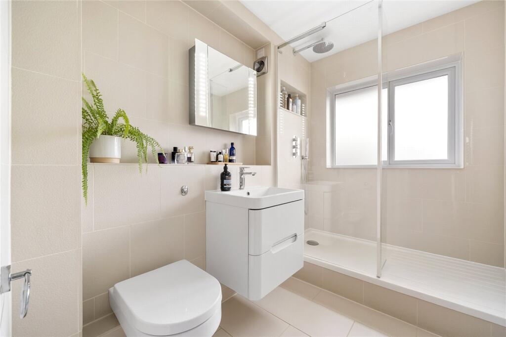 Apartment in London, Walthamstow Village, Leyton - View 4