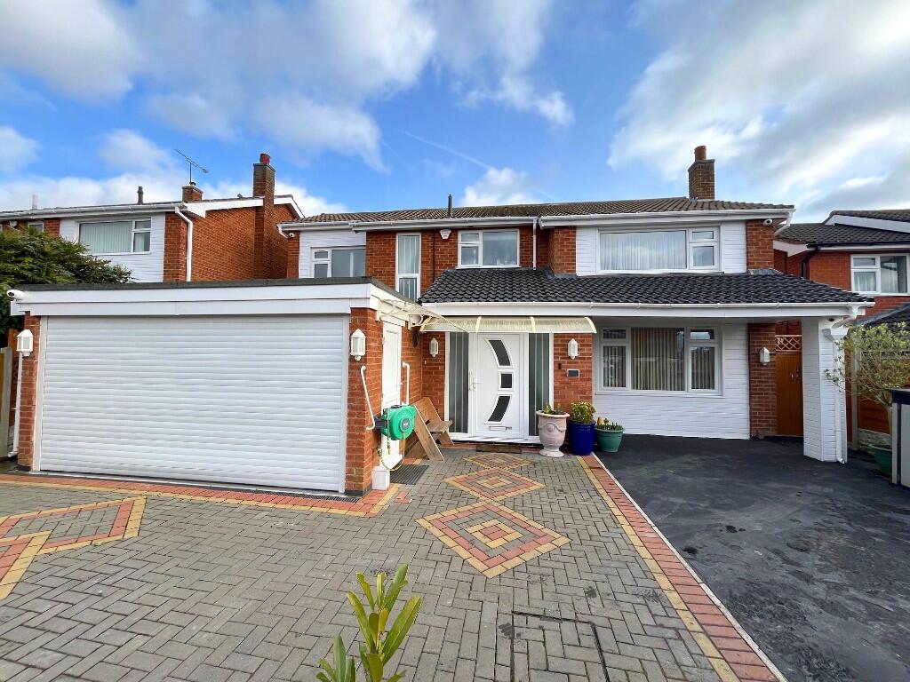 4-bed detached on Windrush Drive, Oadby, Leicester, Leicestershire, LE2, £580,000