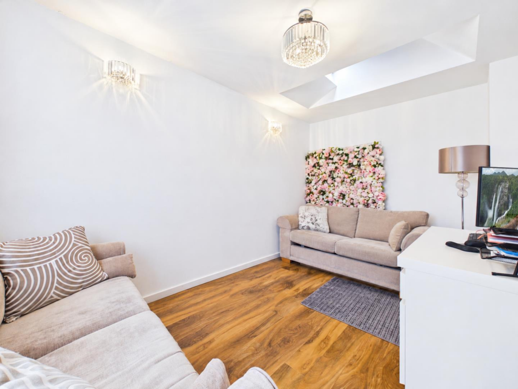 House in Oadby and Wigston, Leicestershire - View 4