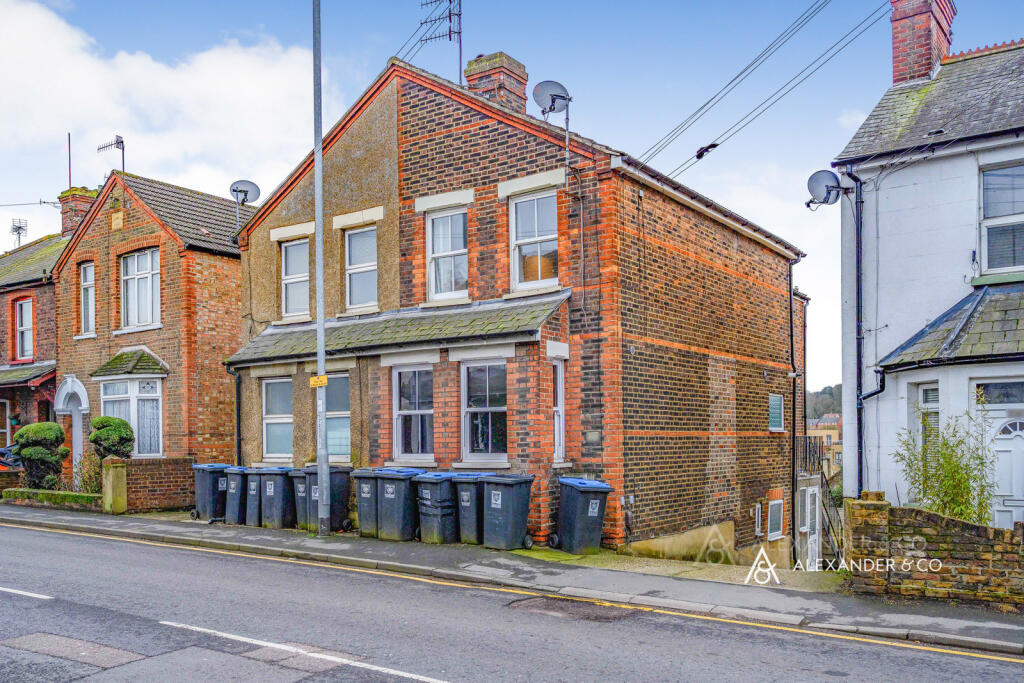 Main image of property: Lawn Lane, Hemel Hempstead, Hertfordshire, HP3