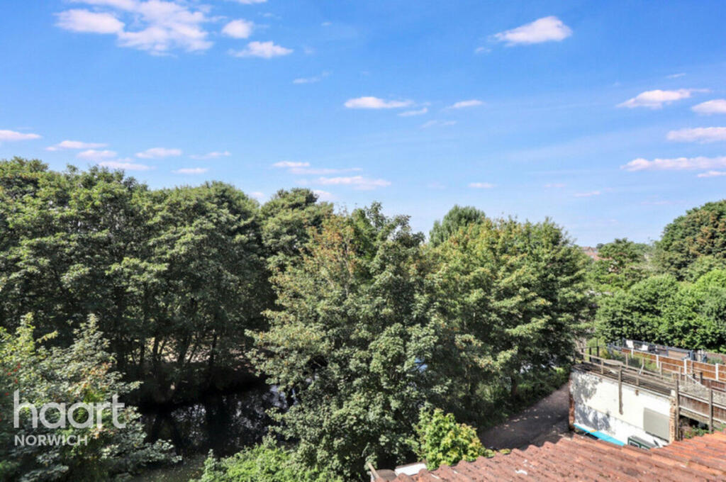 Apartment in Norwich - View 3