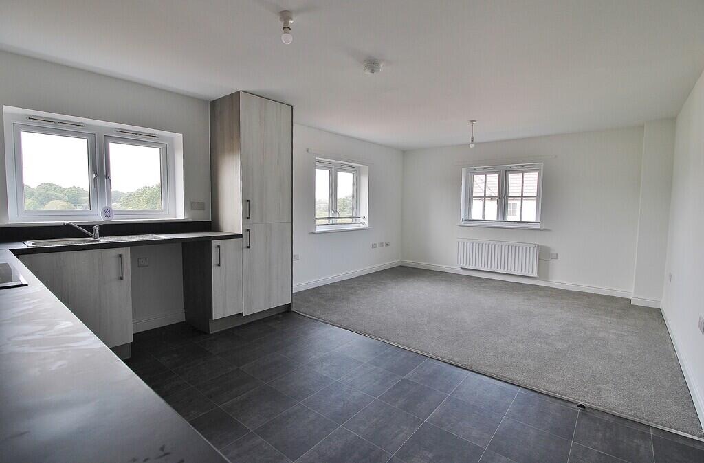 Apartment in Winchester, Newlands - View 2