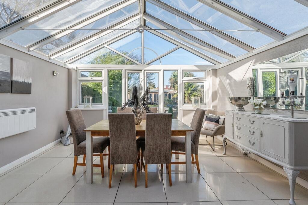House in Rainham - View 4
