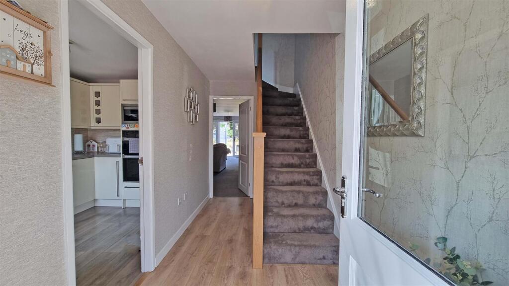 Chesterfield Close, Nortfield photo 3