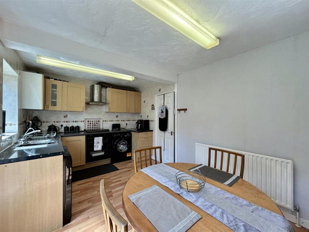 Red Leasowes Road, Halesowen - View 6