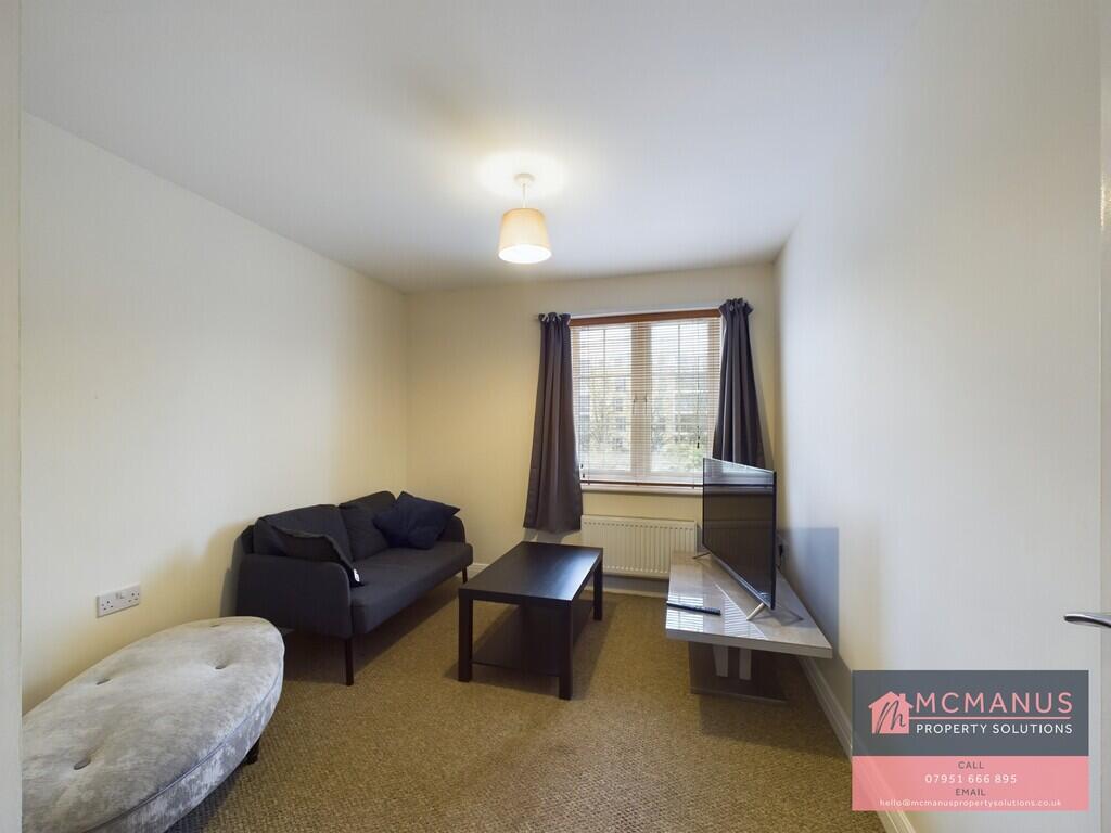 Apartment in Stevenage, Old Town - View 4