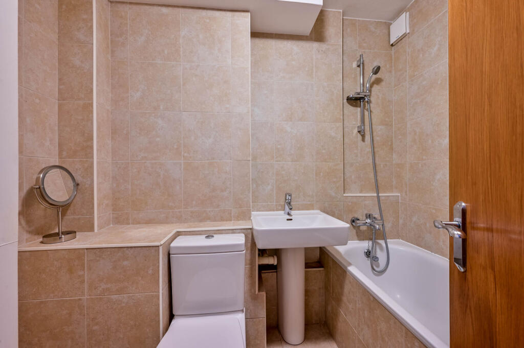 Apartment in London - View 4