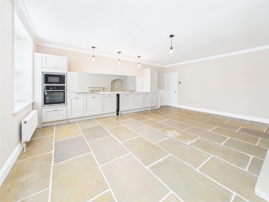 Apartment in Cheltenham, Marle Hill, Prestbury - View 4