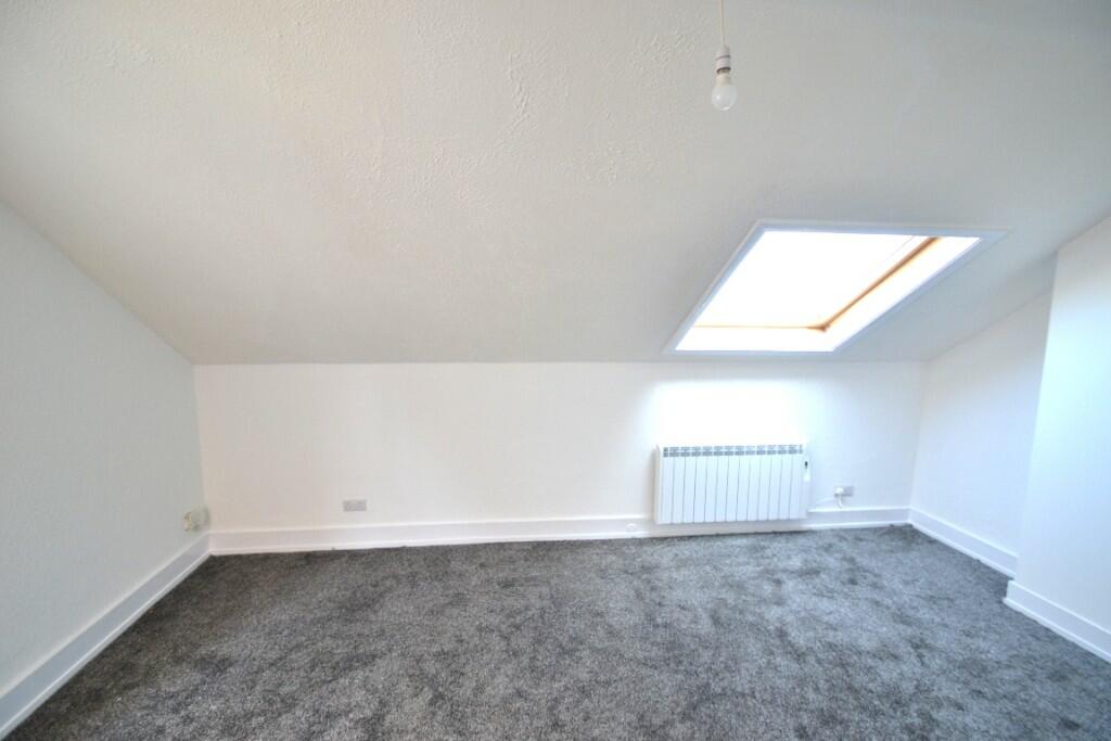 House in Redhill, Reffles Bridge, Earlswood - More