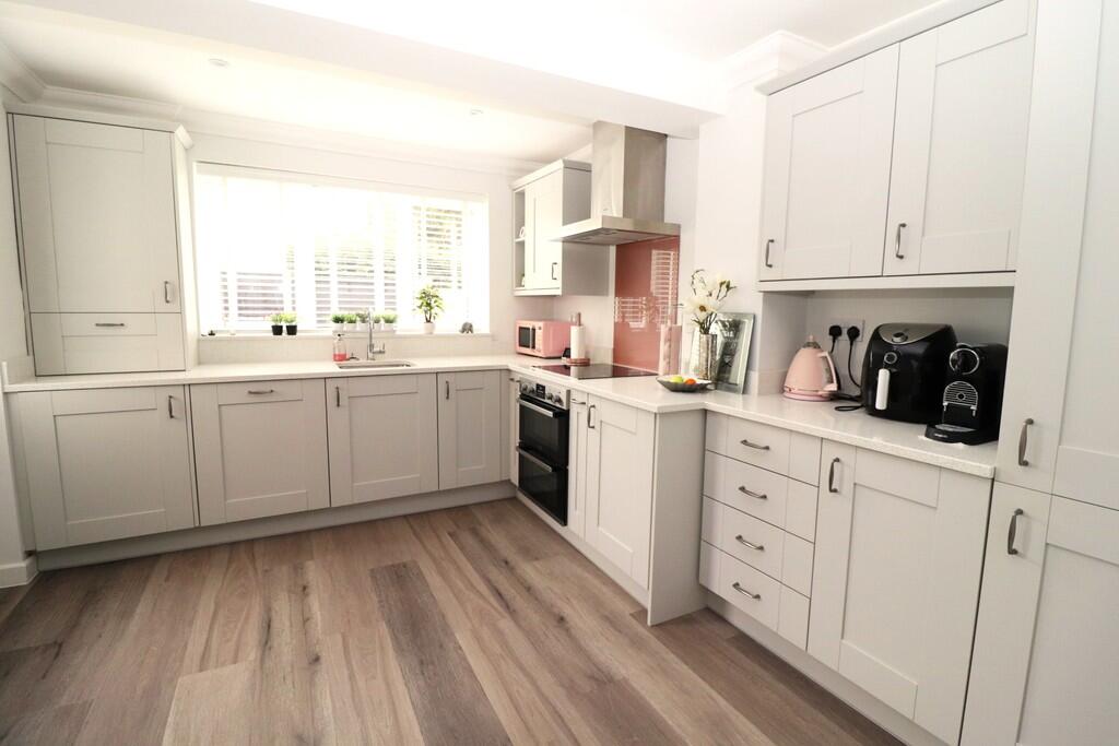 Main image of property: Havendale, Hedge End