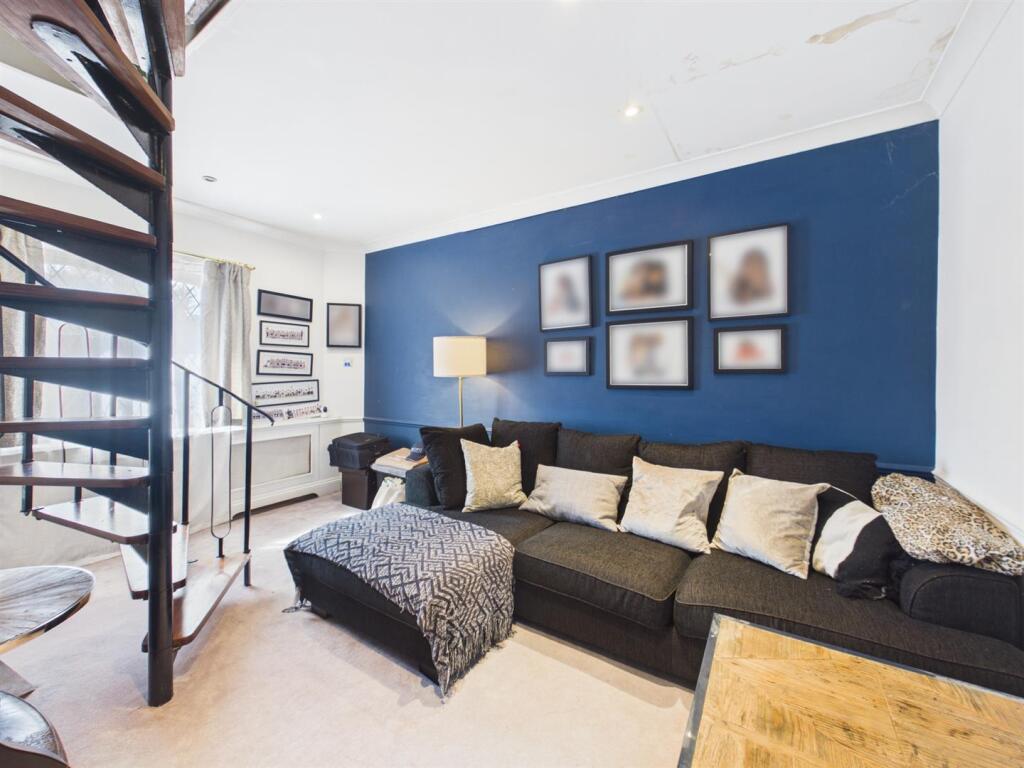 House in Southall - View 4