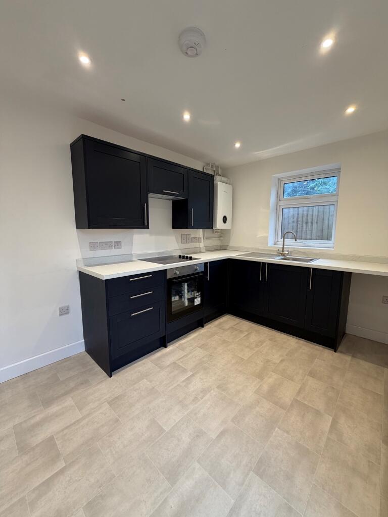 House in Hereford, Herefordshire - View 4