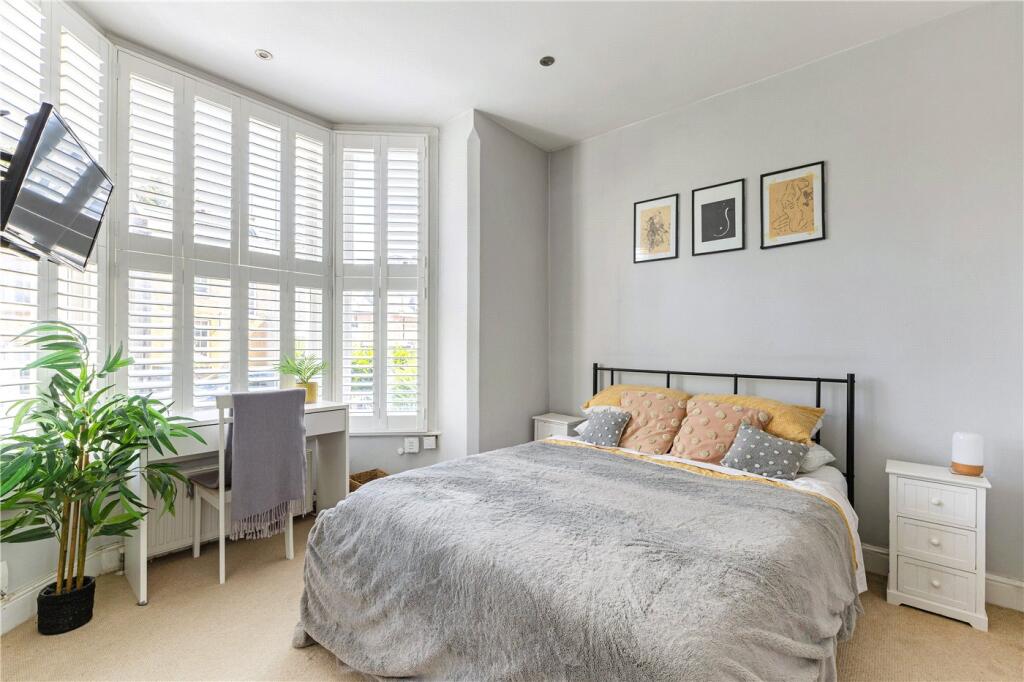 Apartment in London - More